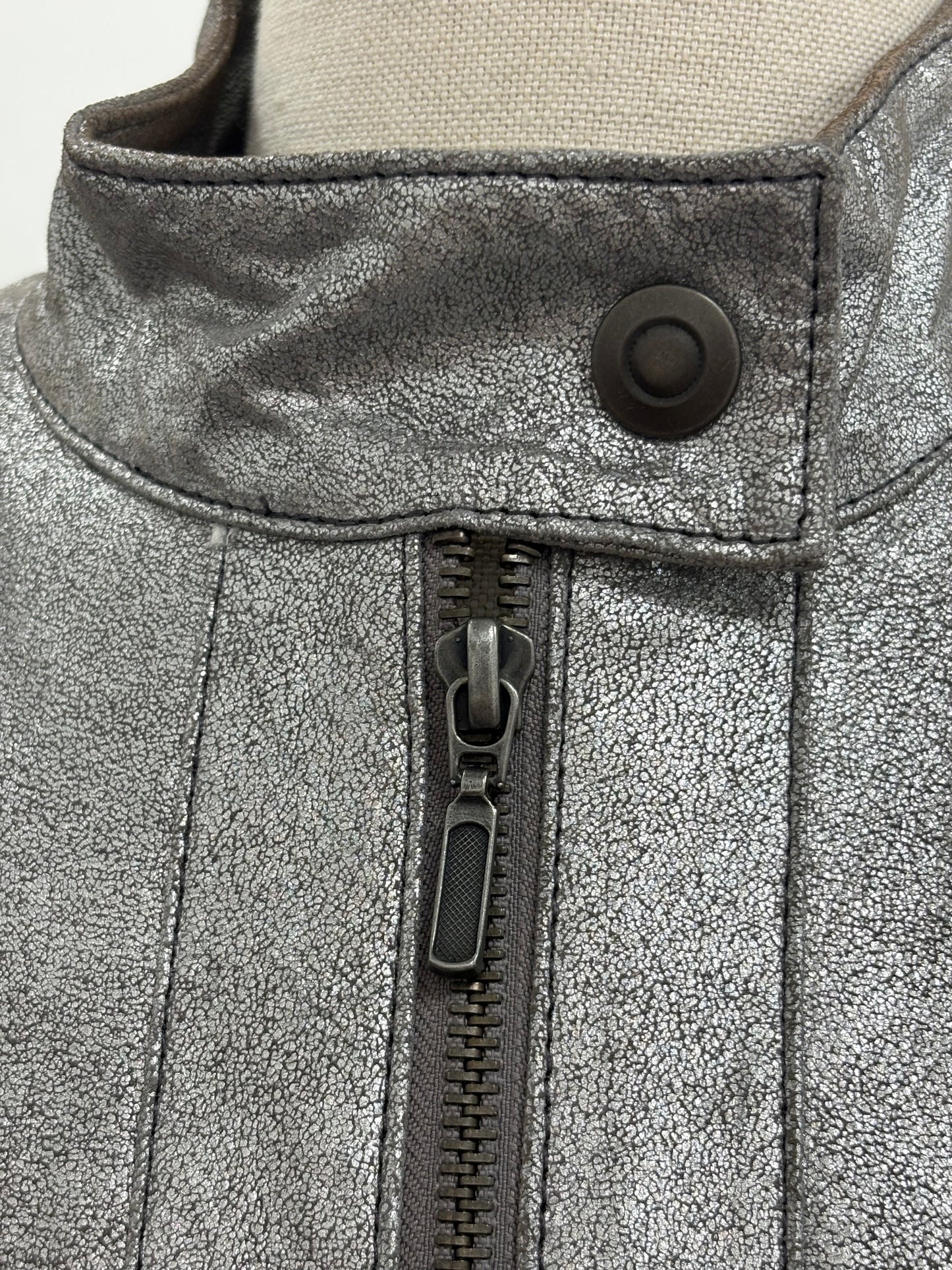 Chico’s Genuine Leather Metallic Silver Moto Jacket Size 1 (Medium 8) Crackle Preloved