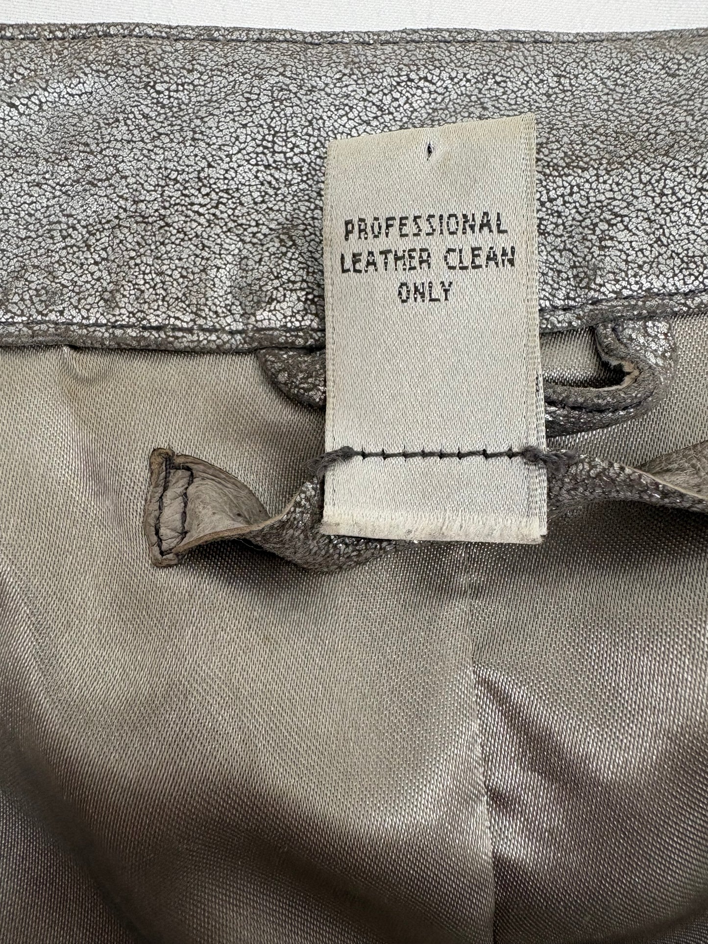 Chico’s Genuine Leather Metallic Silver Moto Jacket Size 1 (Medium 8) Crackle Preloved