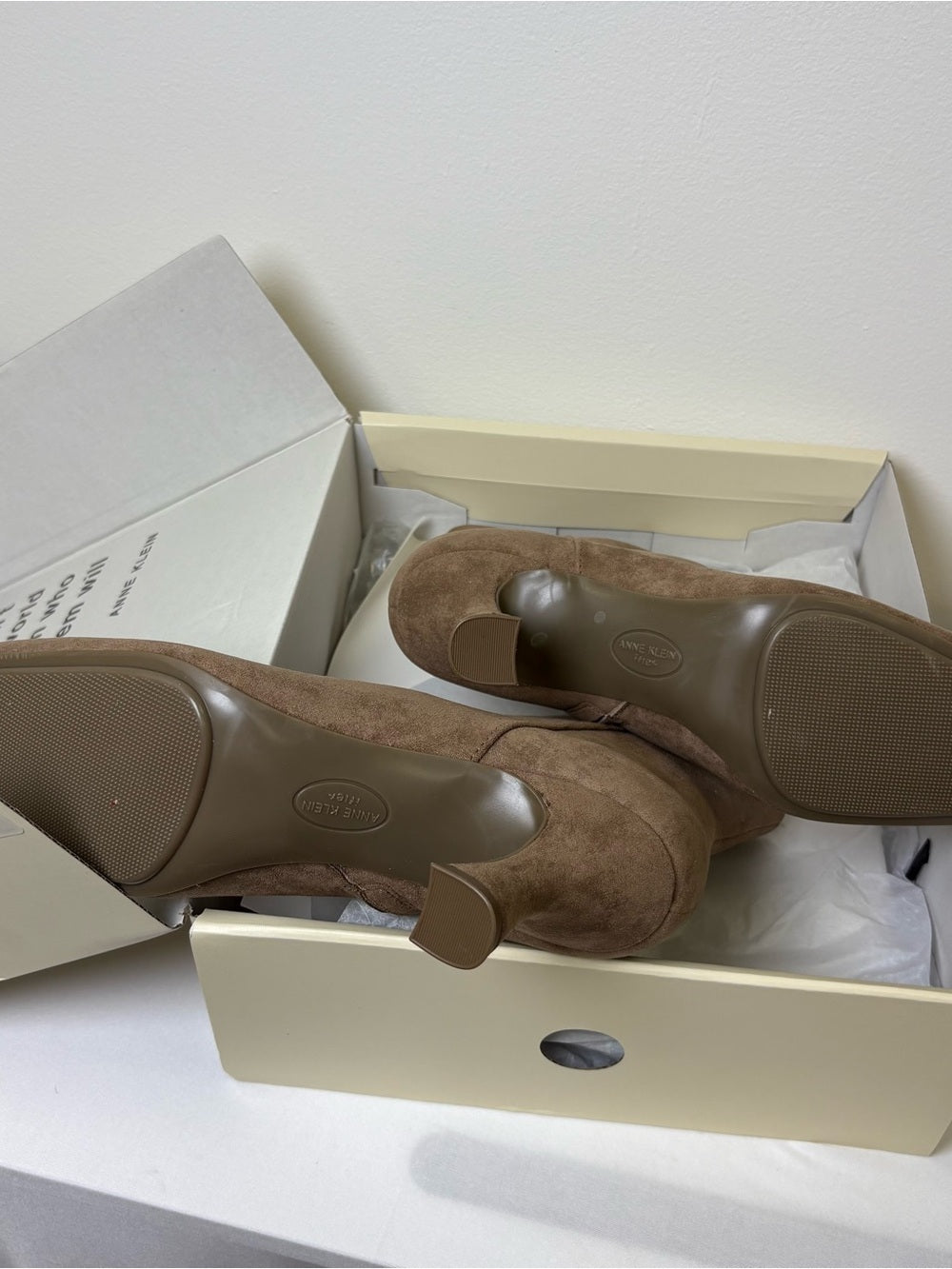 Anne Klein Pablo Suede Kitten Heel Ankle Boots Truffle Brown Sz 9.5 New
