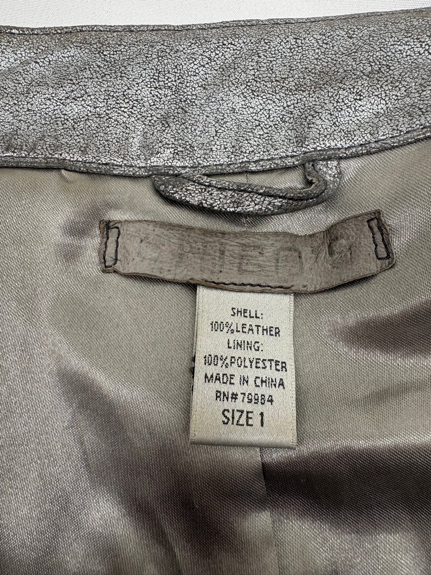 Chico’s Genuine Leather Metallic Silver Moto Jacket Size 1 (Medium 8) Crackle Preloved