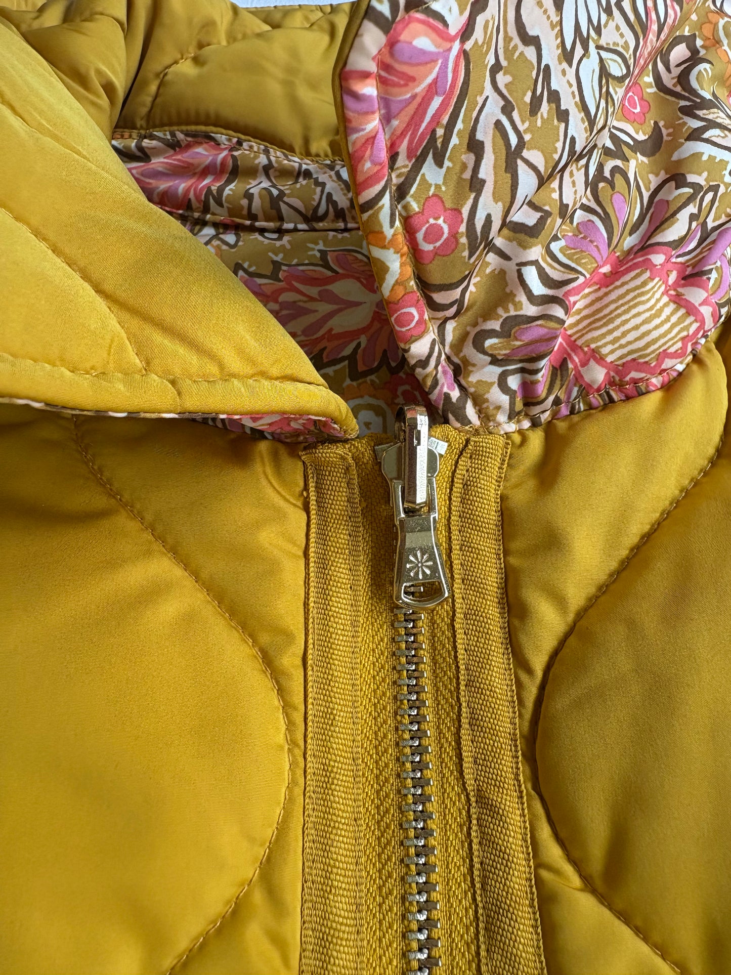 Isaac Mizrahi Live Reversible Quilted Barn Jacket Rich Mustard Floral Size US-M Preloved