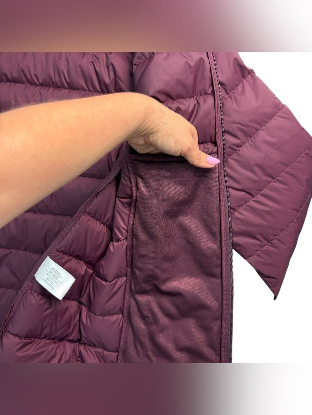 Eddie Bauer Women's Packable Jacket - Burgundy size Small NWT