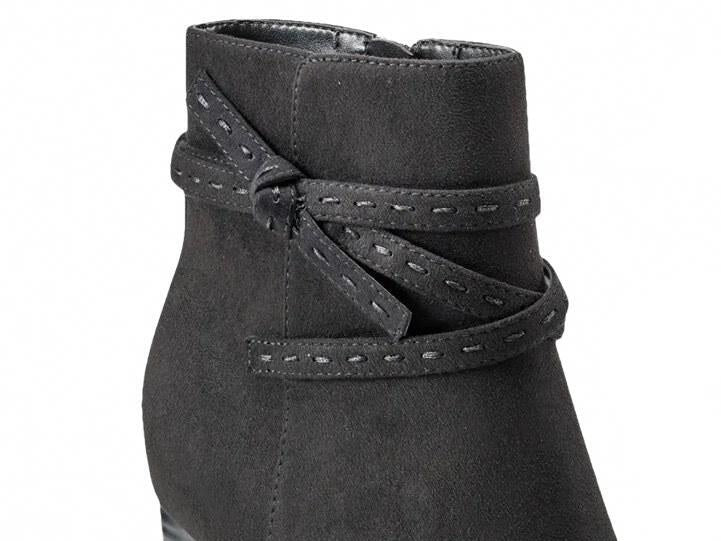 Bandolino Ocorn2 Black Suede Strappy Block Heel Ankle Boots Sz 7.5 New