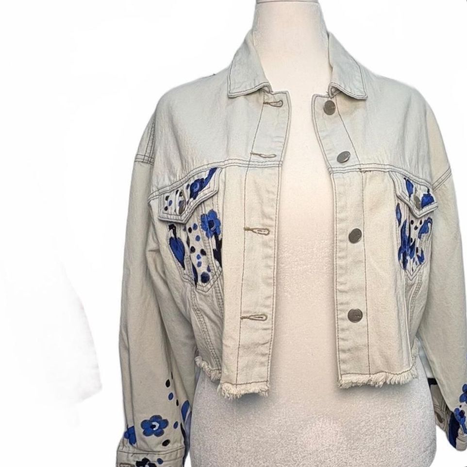 American Bazi Harmony Floral Embroidered Crop Denim Jacket Size Medium Preloved