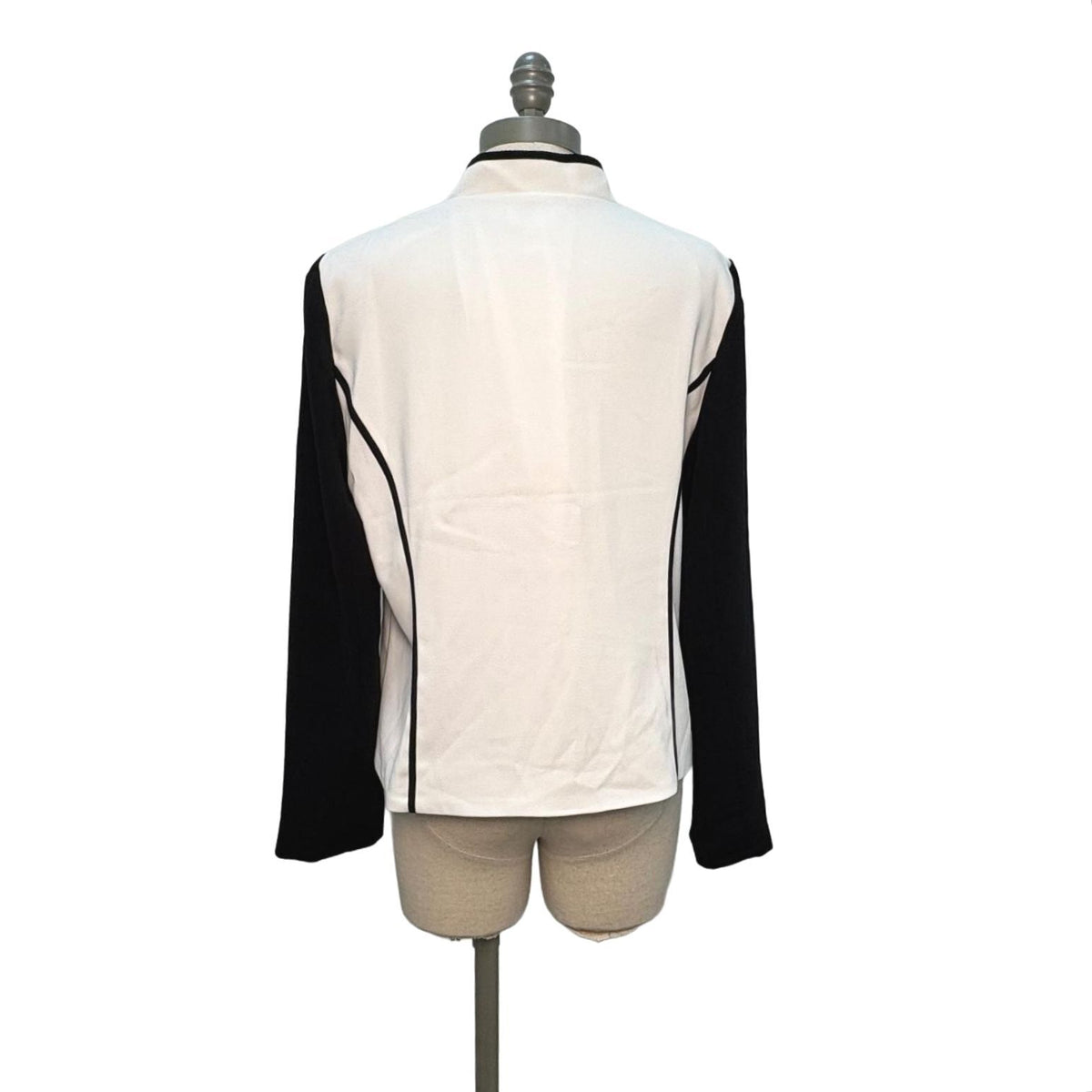 Chico's White and Black Colorblock Open Front Blazer Size 1 (M) Preloved